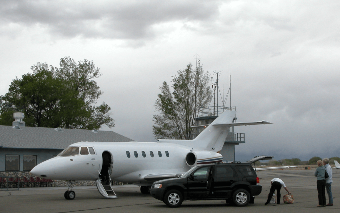 Air charter for urgent cargo
